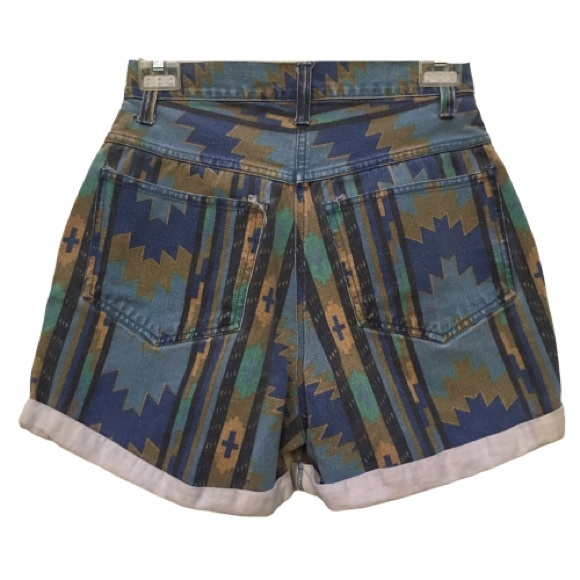 Mission Bay Aztec Print 90s High Waisted Shorts 7 - Picture 5 of 7